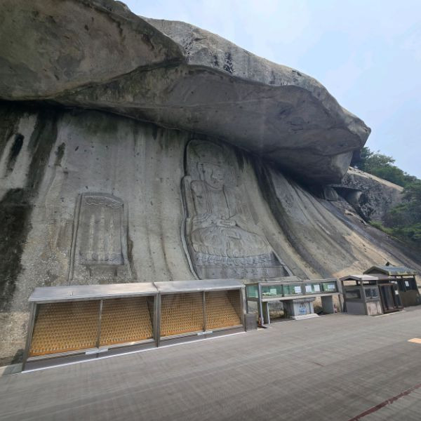 보문사 마애석불좌상