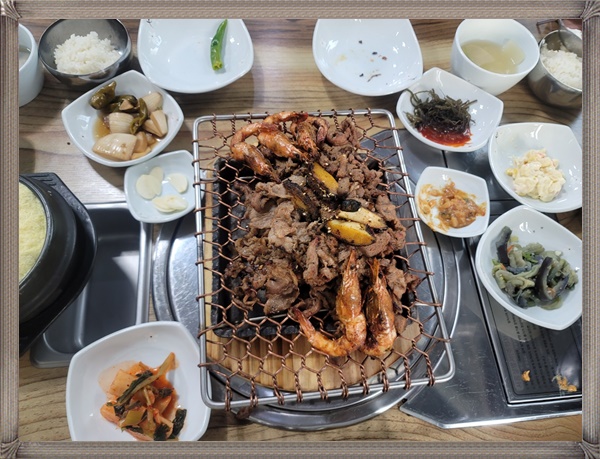 강경 돼지불고기 메뉴