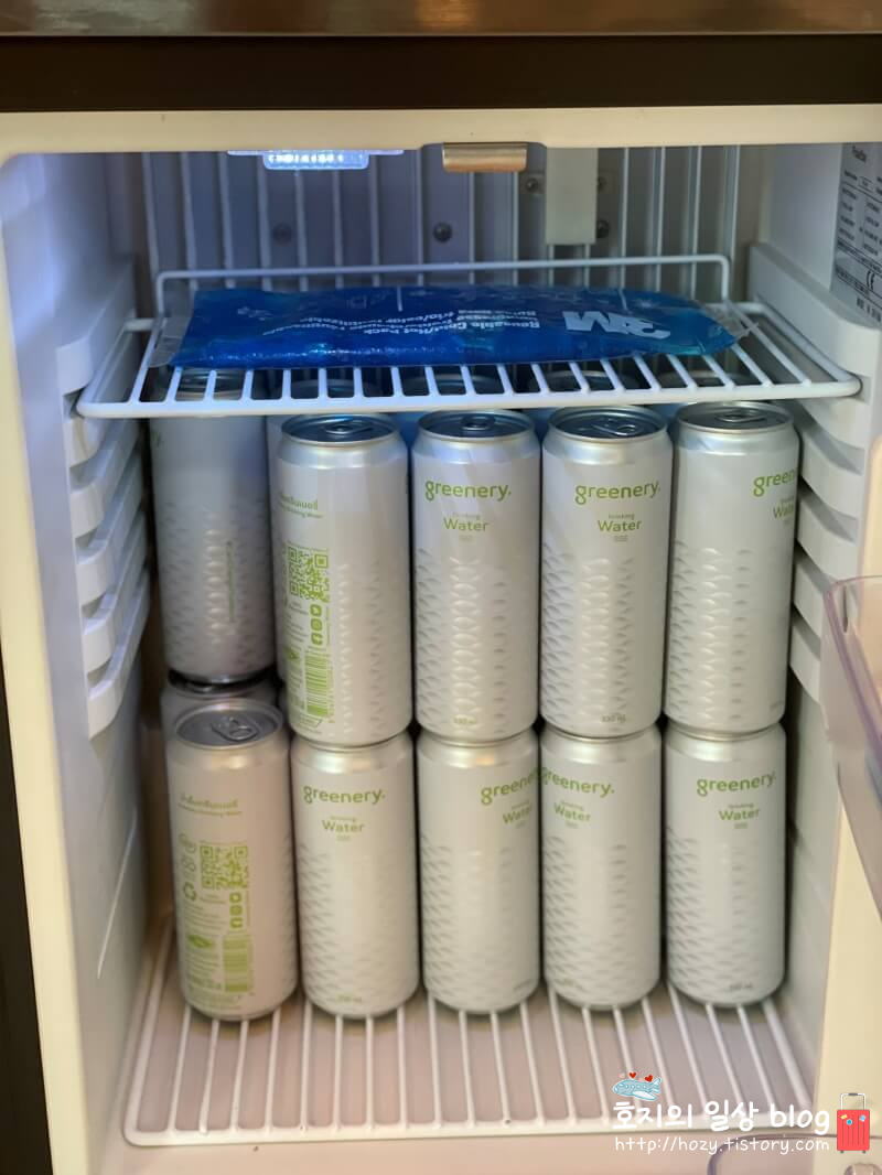 방콕 코트야드 메리어트 에어포트 헬스장 미니바 냉장고 탄산수