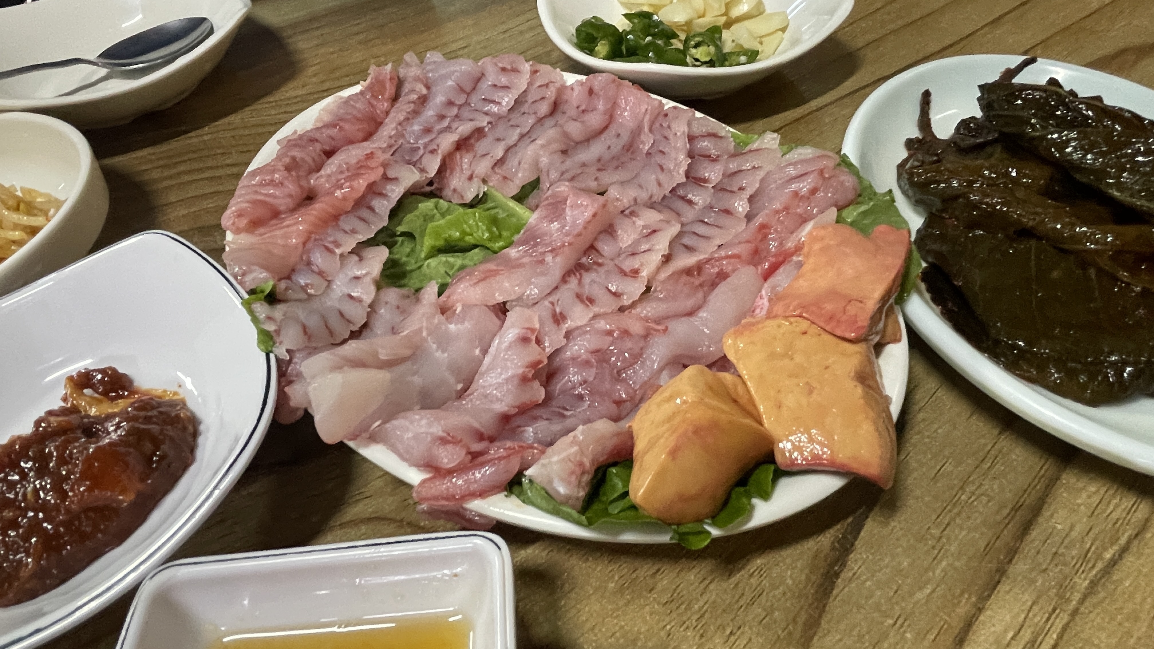 도라지식당의 '황가오리회'