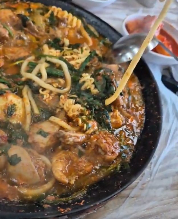 삼척-물닭갈비-텃밭에서노는닭-택배