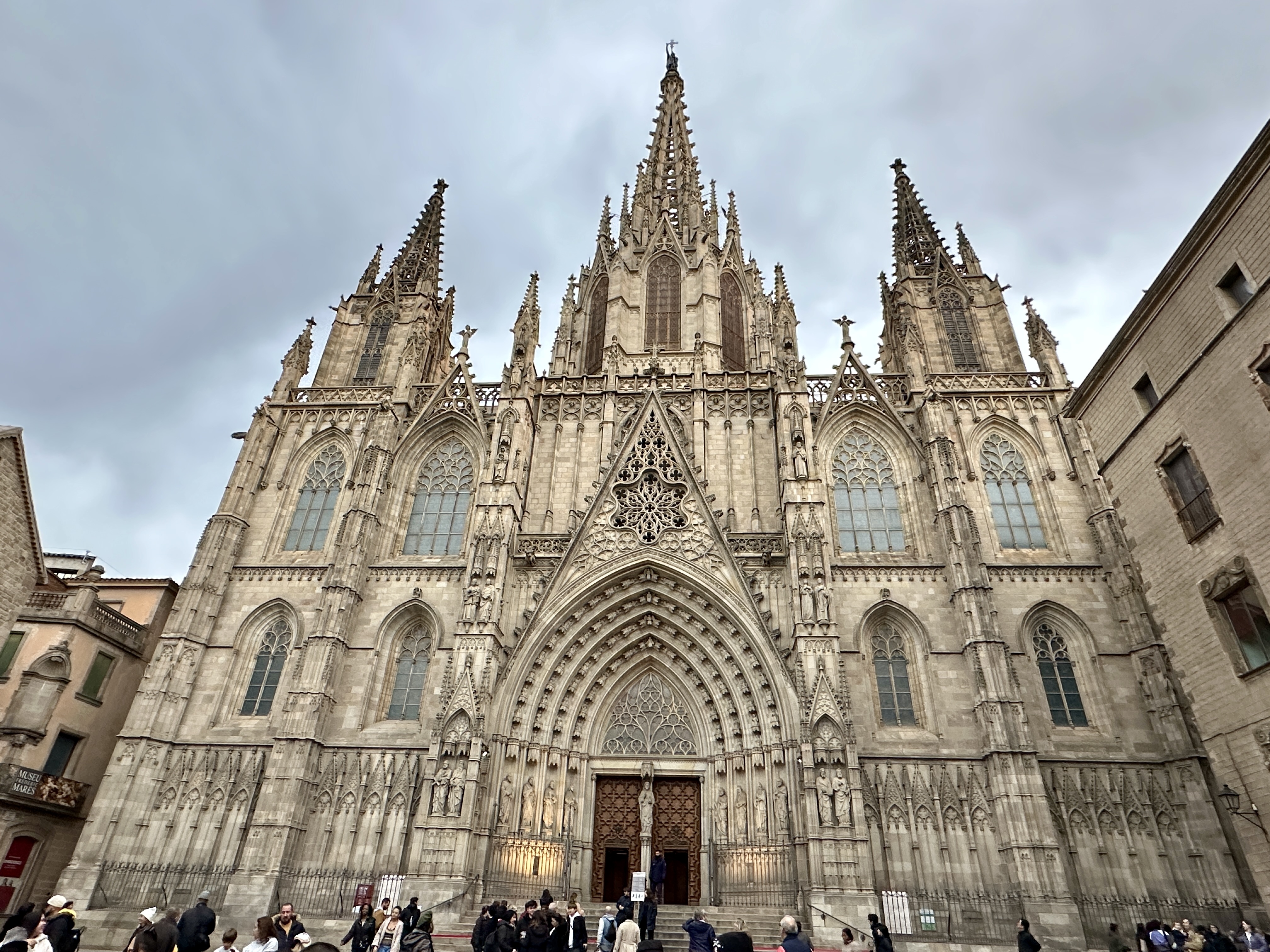 바르셀로나 대성당 입구