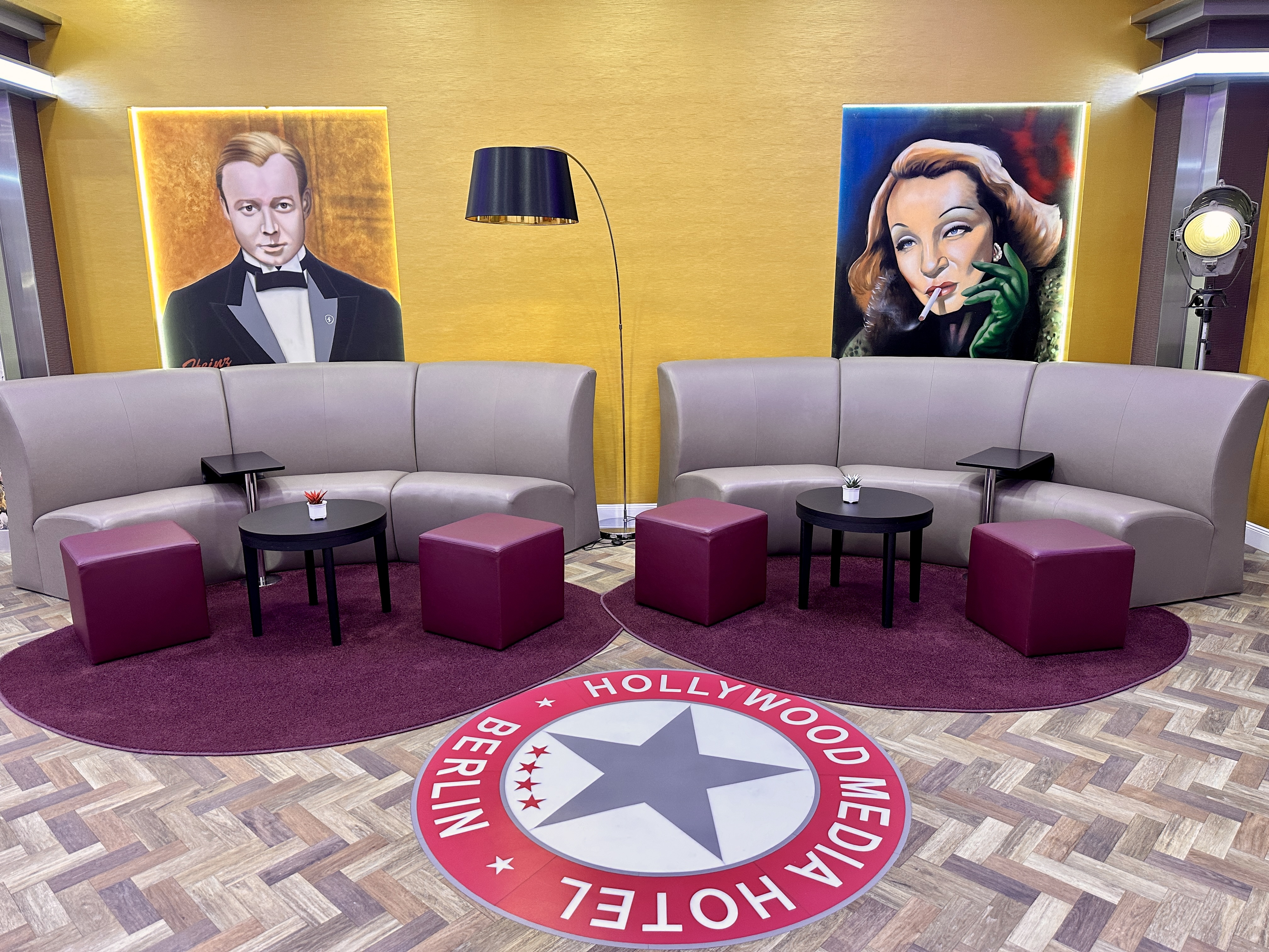 할리우드 미디어 호텔 로비