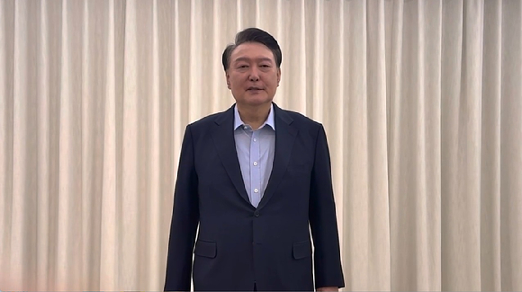 윤석열 대통령이 15일 공수처 출석 관련 대국민 담화를 하고 있다. 2025.1.15 [사진=대통령실]