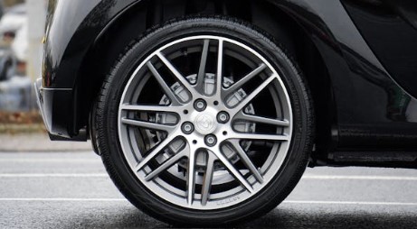 타이어 공기압 적정 범위 확인