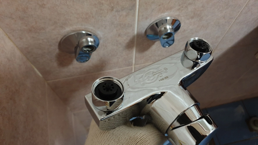 샤워기 수전 연결 모습