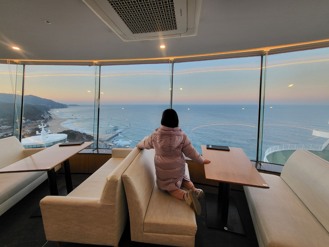 정동진 썬크루즈 리조트: 숙박 없이 100% 즐기기! 조각공원 입장료 환급 팁과 레스토랑 이용 후기(회전 레스토랑 가격정보)