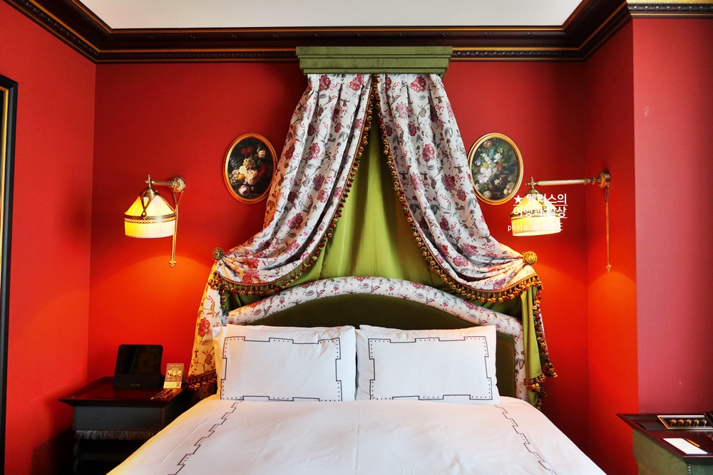 연말 호캉스 추천 호텔 레스케이프 유럽으로 떠나는 호캉스 1박 165,000원 (~11.14)