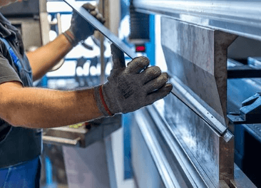 청년 근로자 사진