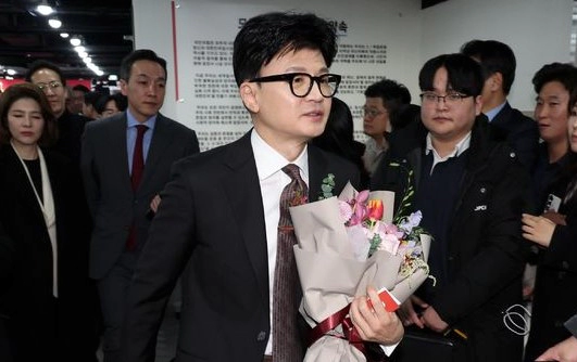 한동훈 국회의원 세비 반납 주장 이유