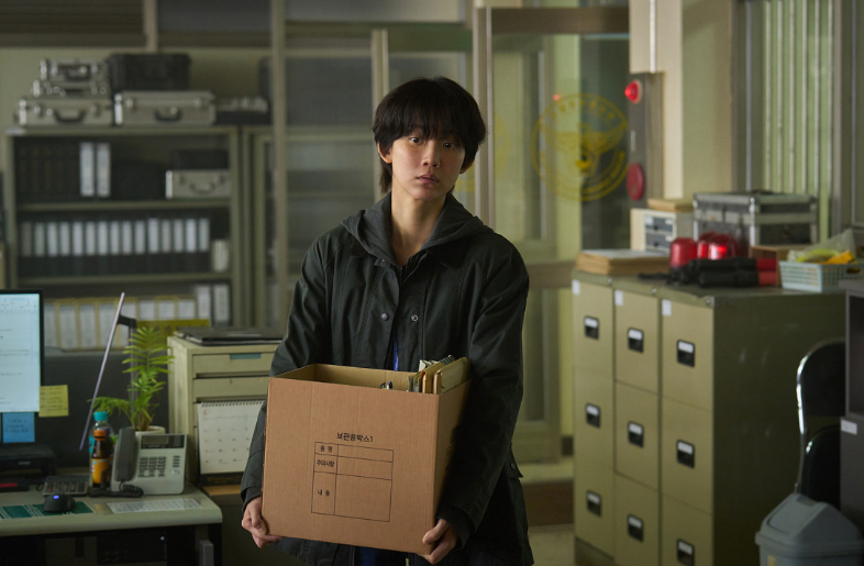 영화 계시록, 전근 첫 날 출근한 연희