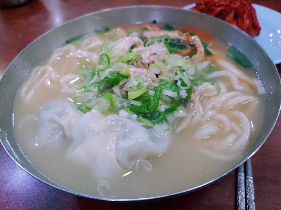 진주식당 닭칼국수