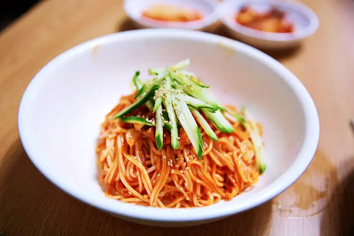 백반기행 180회 반효정 편 비빔국수 60년 전통 노포 토렴 잔치국수 국수 보령 맛집 소개