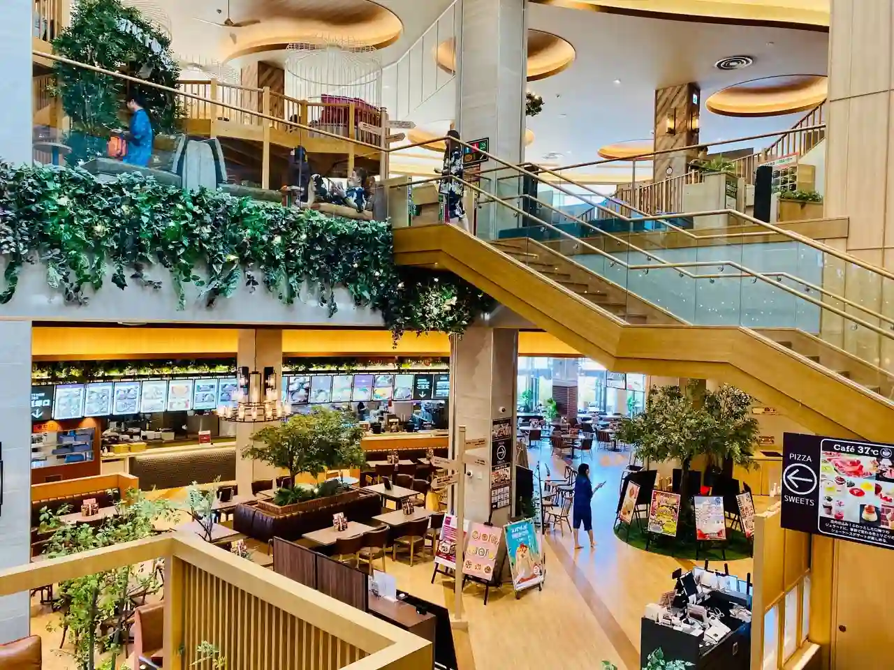 SPADIUM JAPON 내부