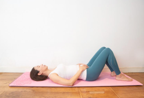 복식 호흡 포즈