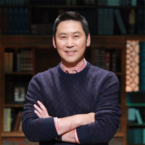 팔짱낀 신동엽