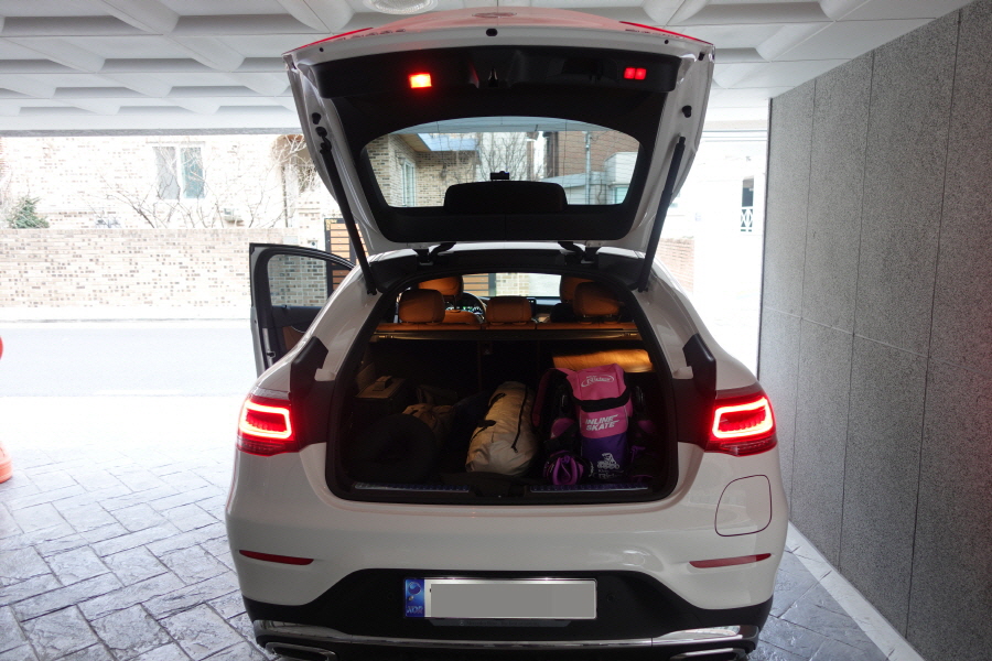 벤츠 GLC 300e 쿠페 트렁크
