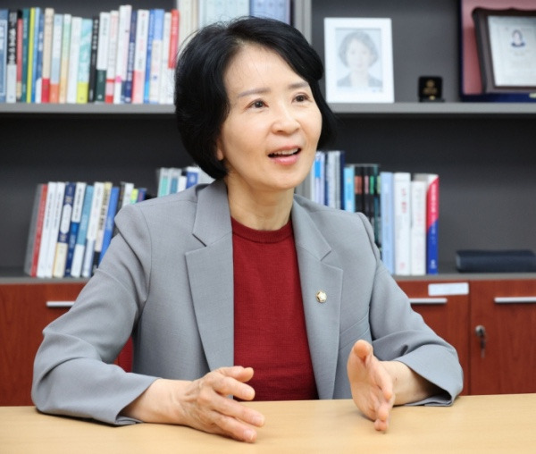 최수진 국회의원 국회 수면 논란