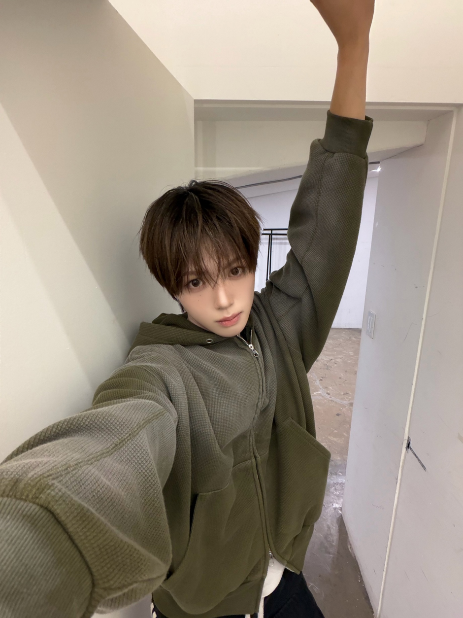 수상할 정도로 밈을 꿰뚫고 있는 남돌.jpg | 인스티즈