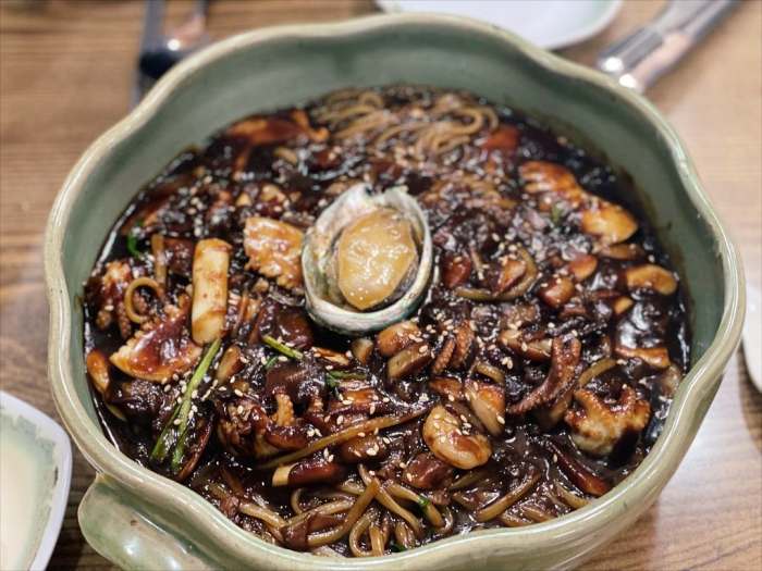 군산 식당 도자기짜장 직접 끓여서 먹는 짬뽕 해물짬뽕전골 고수의 부엌 맛집 추천