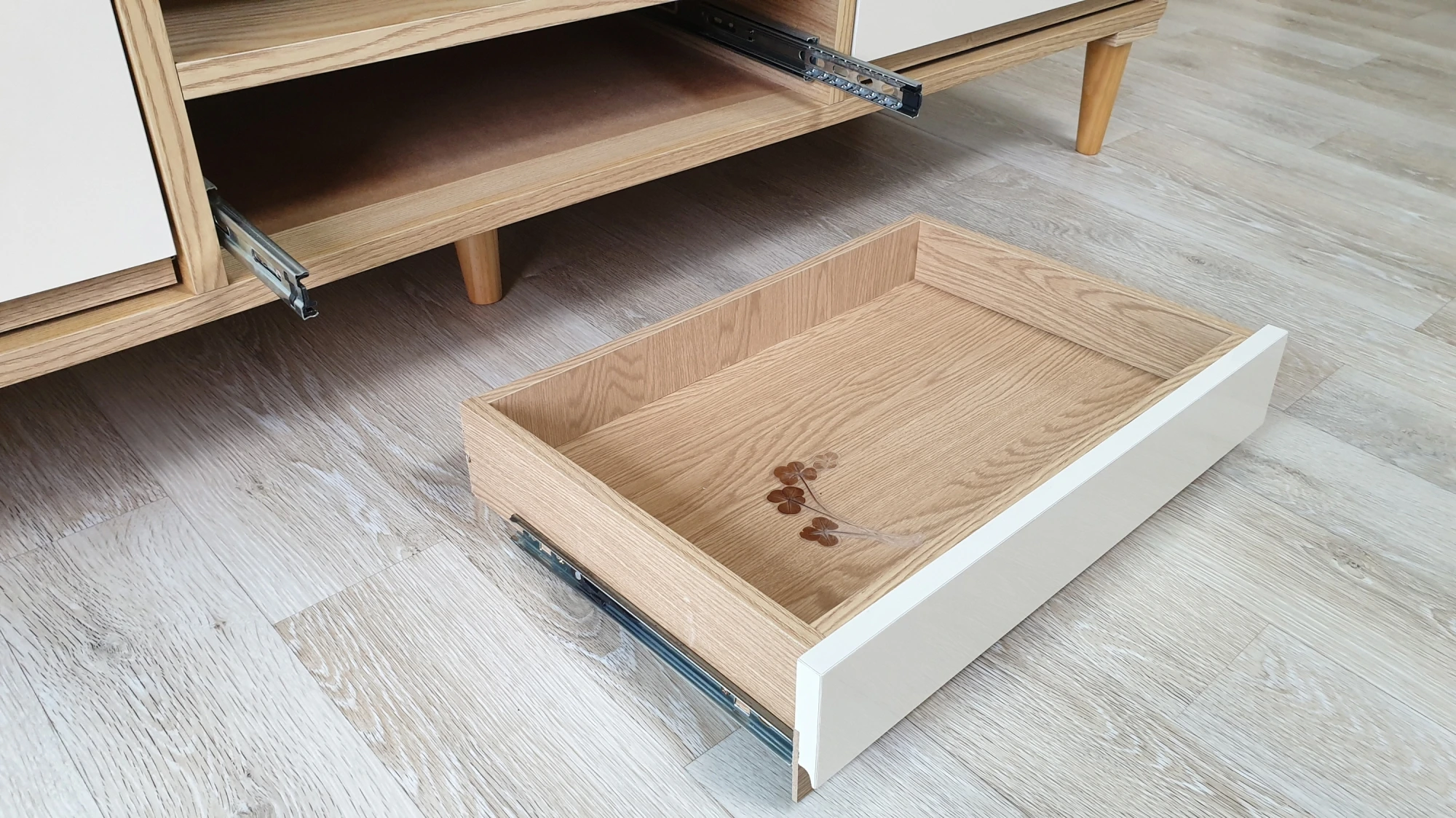 서랍 빠진 모습