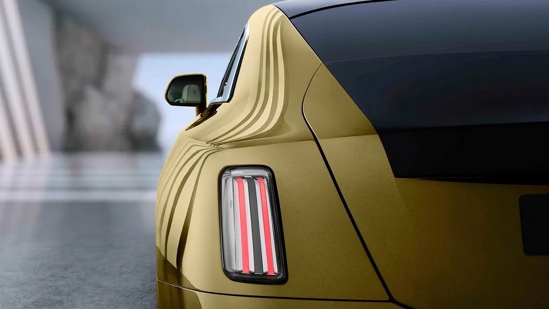 롤스로이스 스펙터 테일라이트