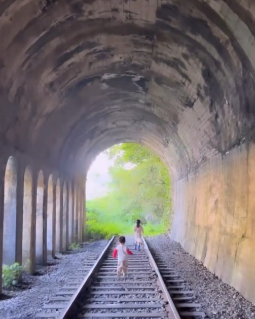 영화의 한 장면 같았던 불정역 폐역 모습