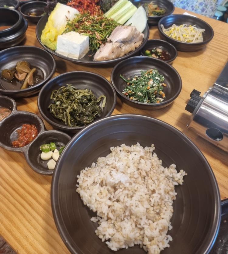 경기 포천 고수의 부엌 22년 손맛이 담긴 고소함 두부보쌈 두부전골 두부 짜글이 맛집 추천