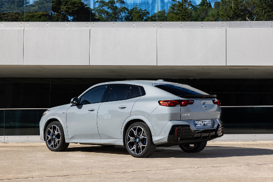 BMW iX2 외부디자인