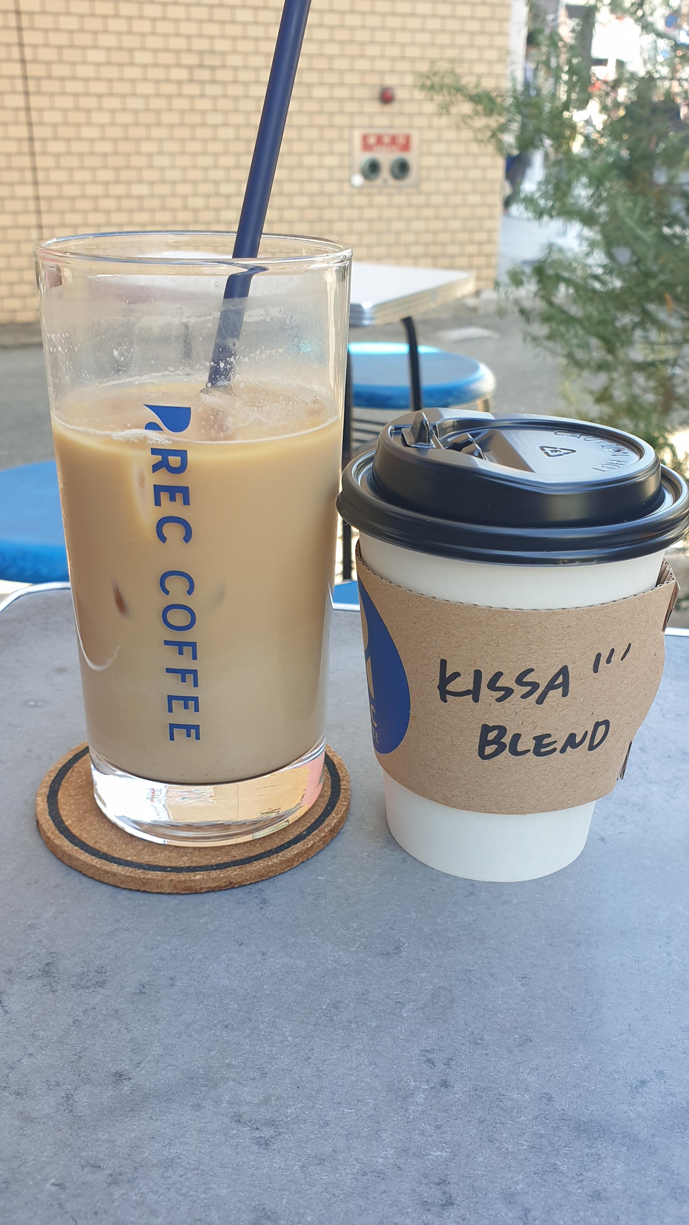 REC COFFEE 렉카페 야쿠인점 라떼와 드립커피