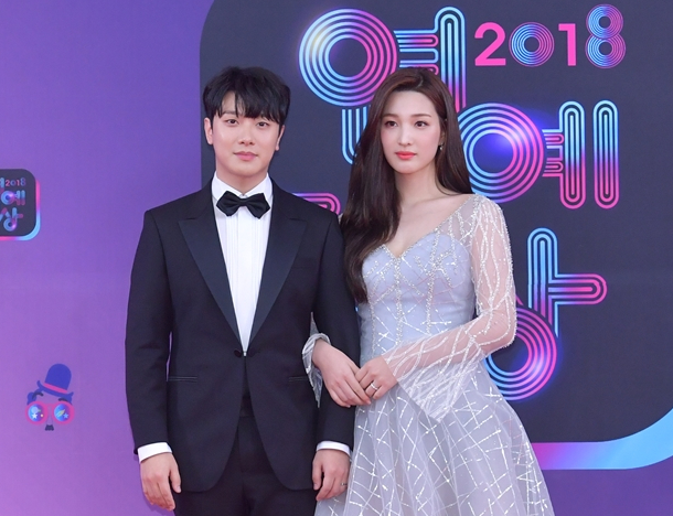 아이돌 커플 율희와 최민환의 이혼