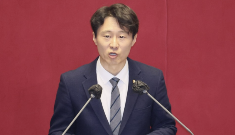이번 총선 불출마를 선언한 이탄희 더불어민주당 의원