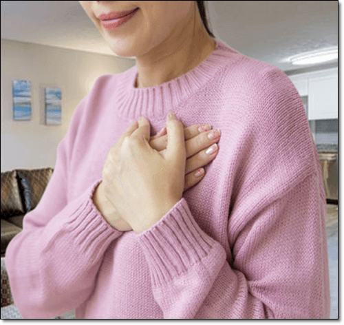 가슴통증이 있는 여성