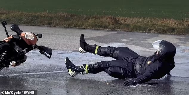 오토바이 에어백?...하체 보호 부풀리는 청바지 VIDEO: Swedish company set to launch airbag jeans to protect motorcyclists