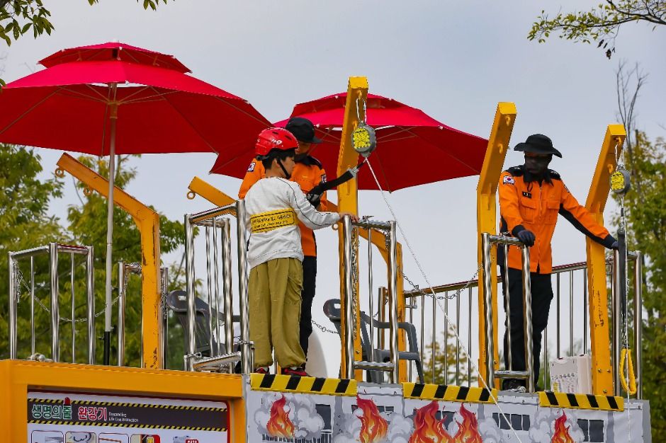 &ldquo;안아드림페스티벌 2025 &ndash; 경북 천년숲에서 가족 안전체험! (최강 어린이 소방관&middot;소방견 퍼포먼스 총정리)&rdquo;