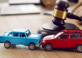 자동차 미니어쳐 부딪히는 이미지