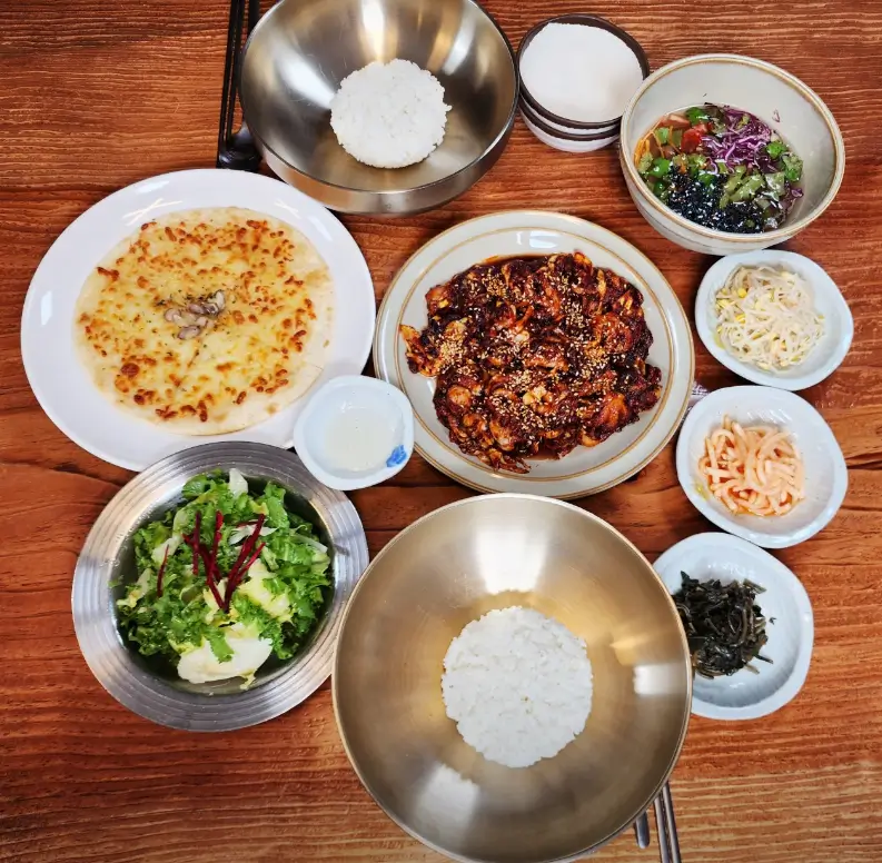 늘찬애쭈꾸미&amp;낙지&amp;채반보쌈