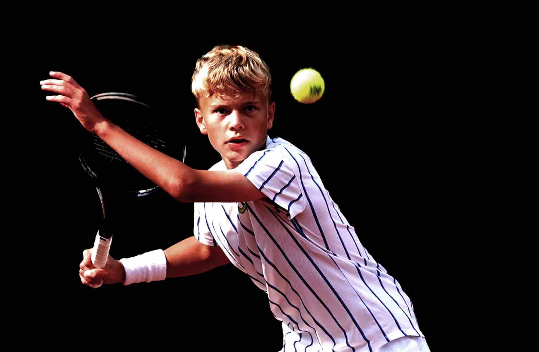 테니스 포핸드 자세