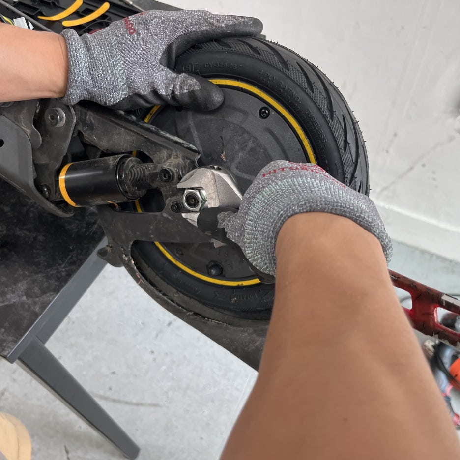 전동킥보드 수리: 나인봇 맥스 G2 AS-타이어 펑크 교체, 세그웨이 SEGWAY NINEBOT MAX, 수원 화성 동탄 광교 용인 안양 안산 오산 분당 군포