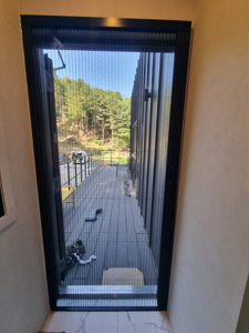 현관 방범 방충망