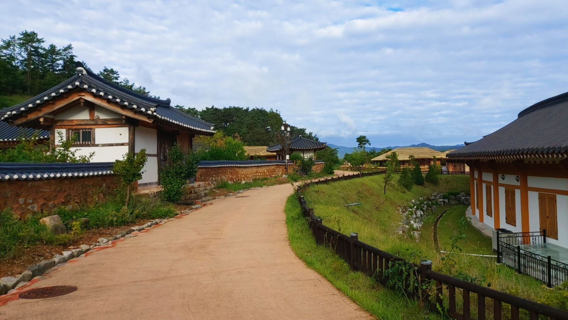 민예촌 경북 청송군 한옥민예촌 가는 길