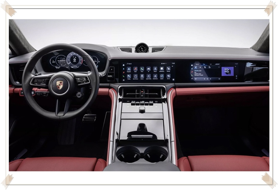 포르쉐 파나메라 2세대 디지털 계기판과 터치스크린 인포테인먼트 시스템