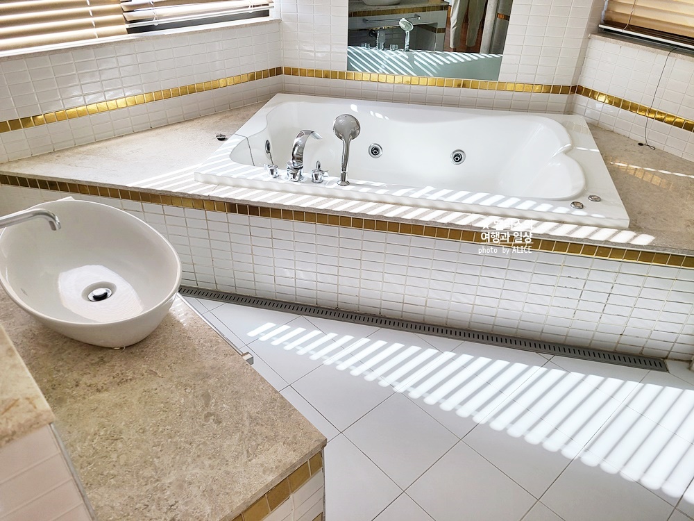 잠실 파로스 호텔 아늑한 디럭스 더블룸 직접 투숙해보니 좋음 가성비 위치 좋은 호텔