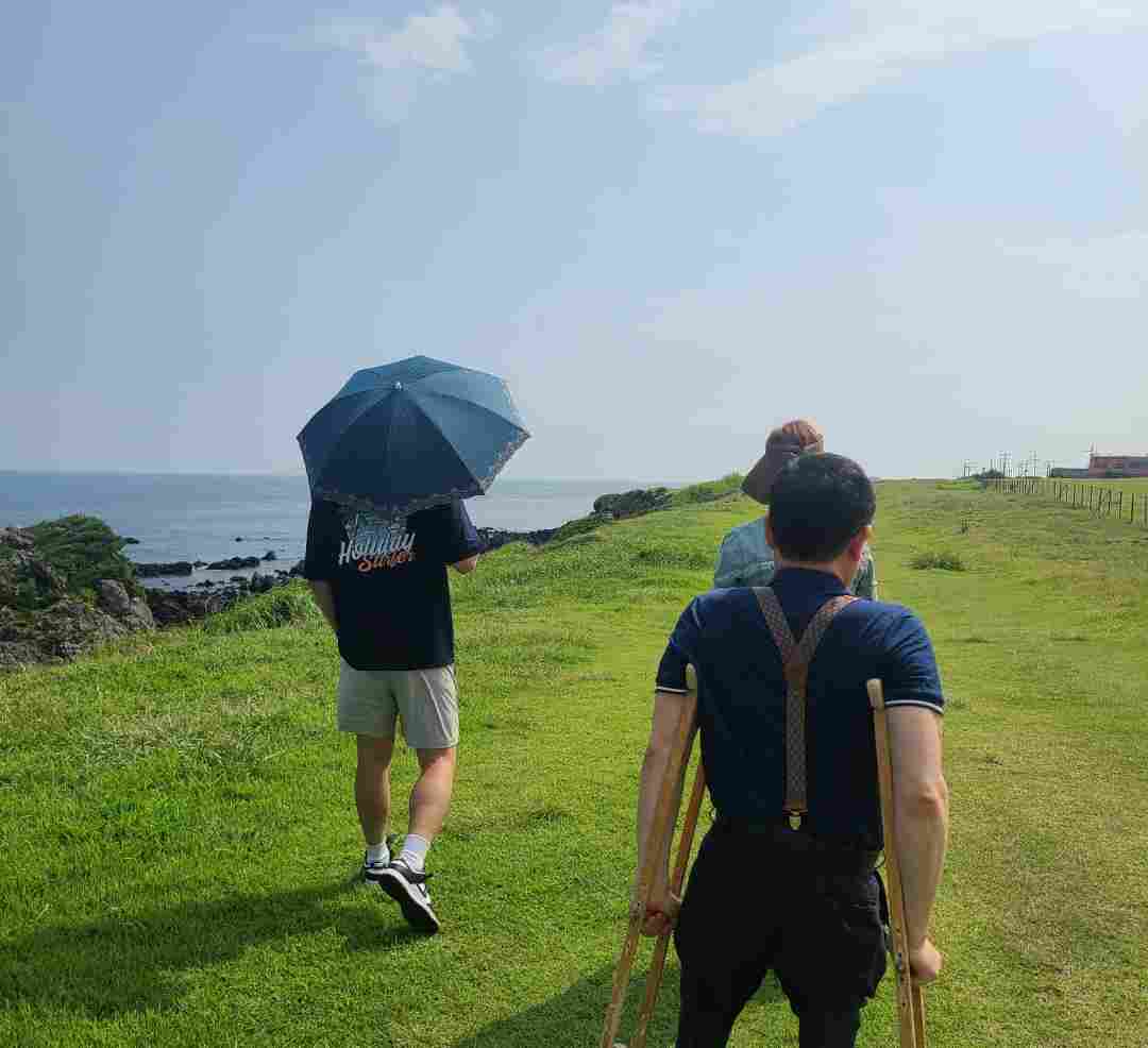 제주의 무장애 바닷가 잔디길