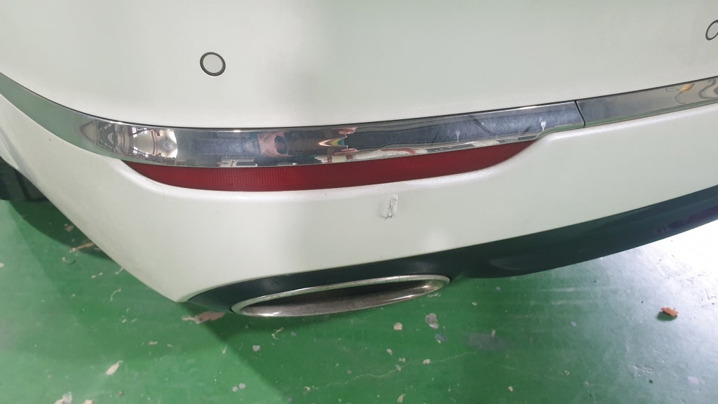 k7 범퍼도색 - 운전석 쪽 뒤 범퍼