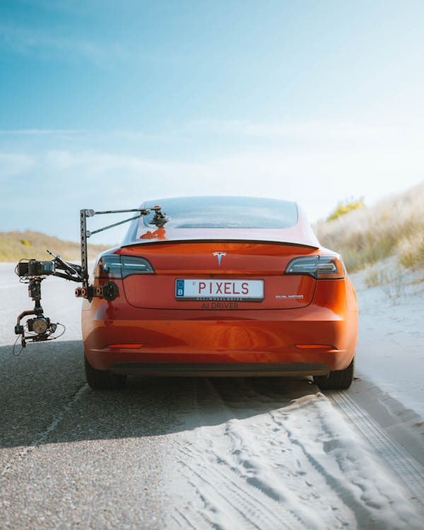 자율주행 차량과 인간 간의 신뢰 관계 구축 사례 분석