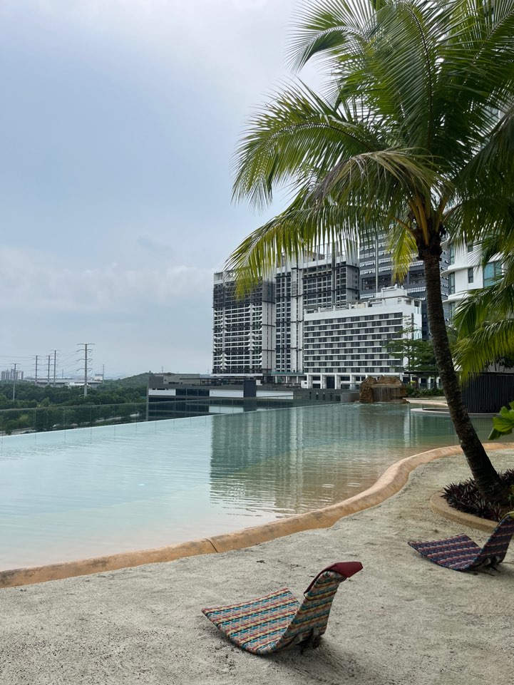 조호바루-레지던스-수영장