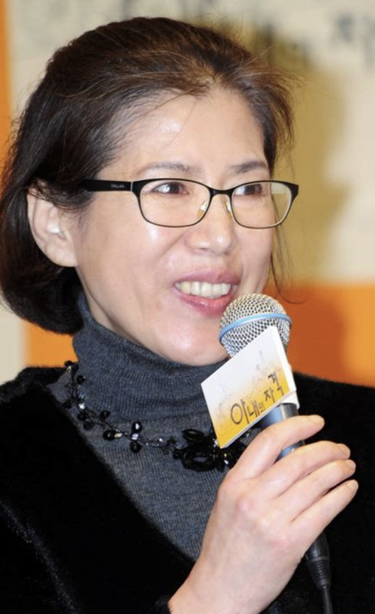 정성주 작가와 관련된 이미지