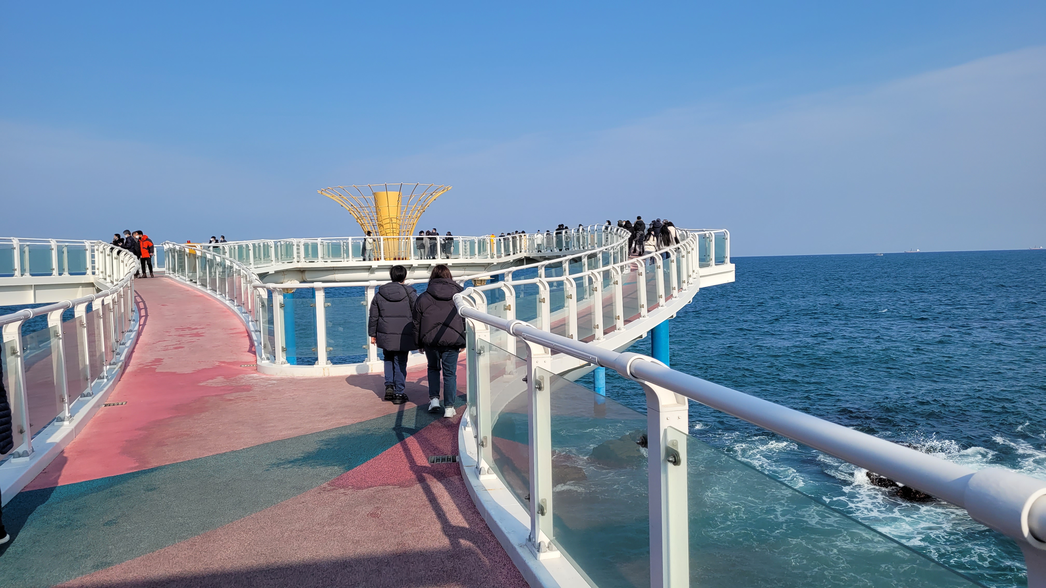 바다위에 있는 도째비골 스카이벨리