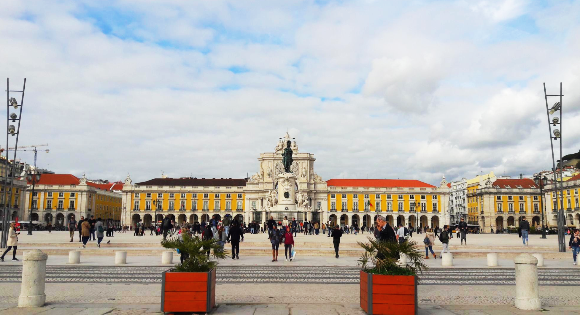 포르투갈 리스본 코르메시우 광장 육지쪽으로